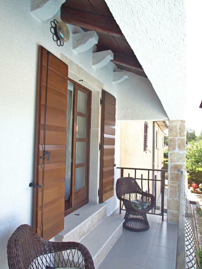 Ester Apartment *