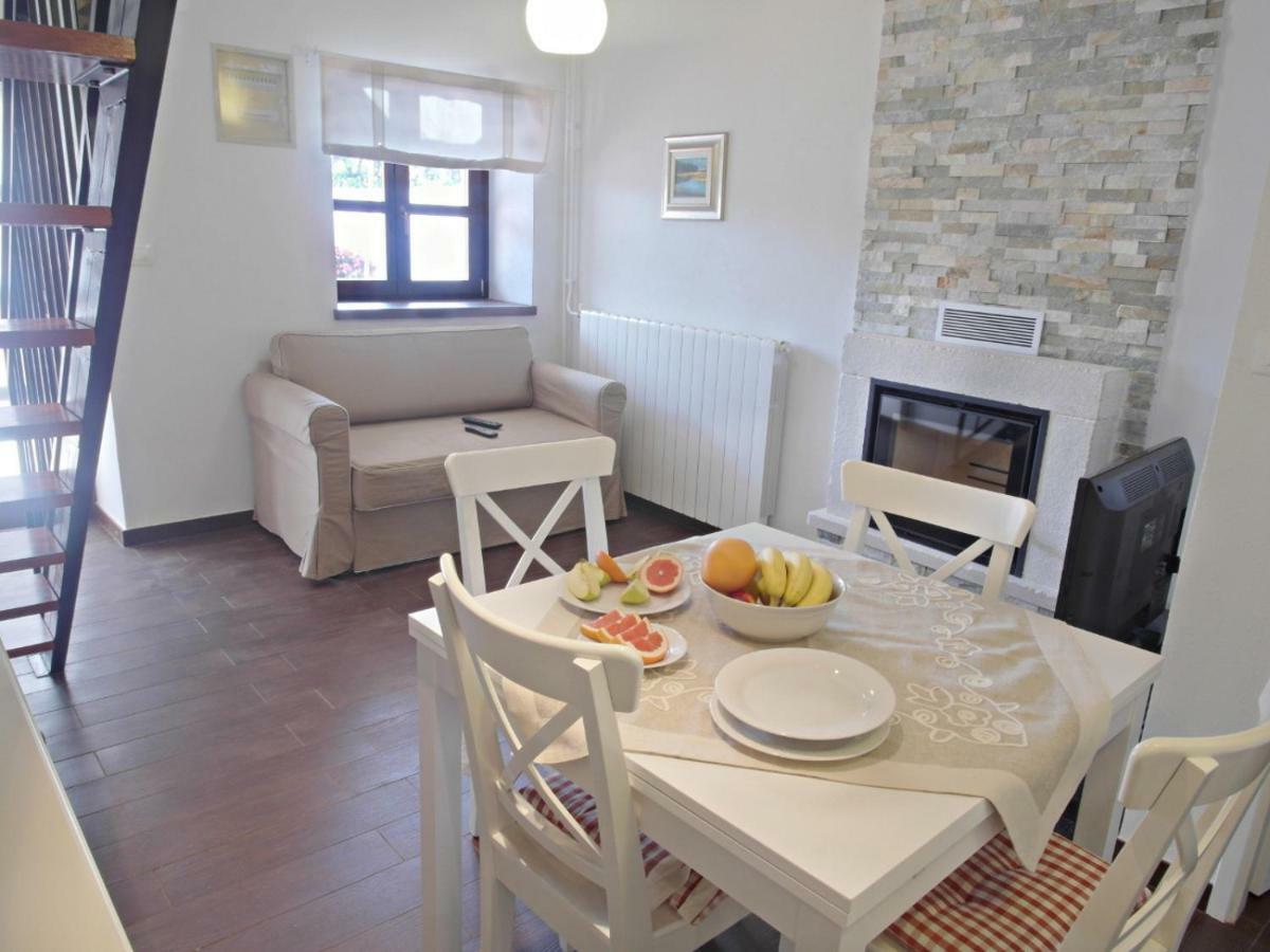 Ester Apartment